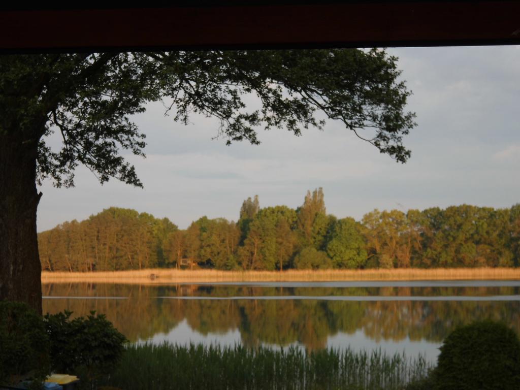 Bungalow Idylle Am See Villa Neuruppin Exterior photo